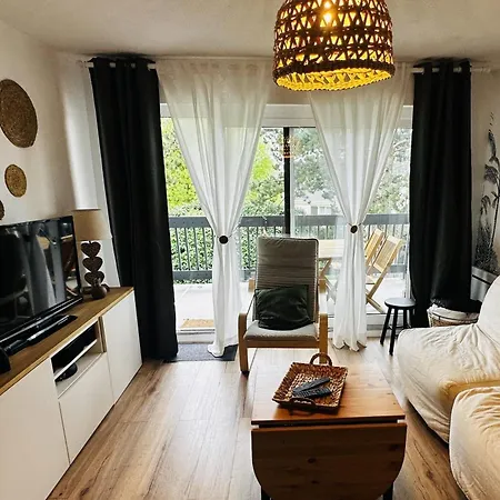 Lovely T2 With Garden By The Sea * Camiers